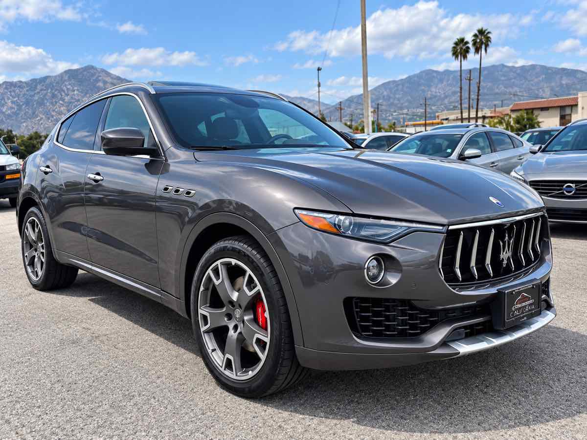 Used 2017 Maserati Levante w/ Luxury Package AWD/4WD image 1