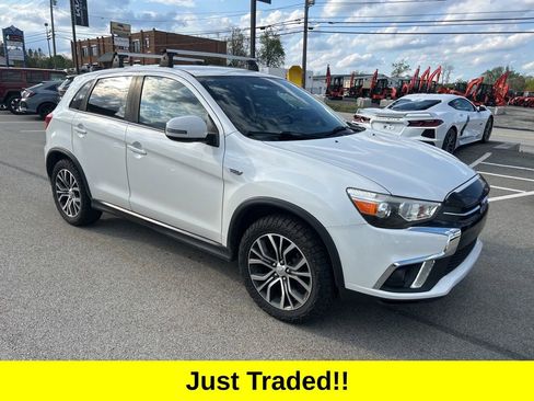 Used 2019 Mitsubishi Outlander Sport SE FWD image 1