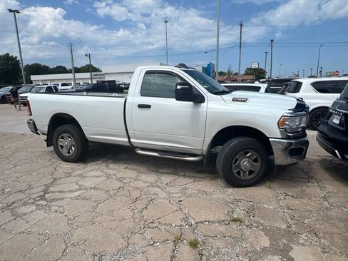 Used 2024 RAM 2500 Tradesman w/ Chrome Appearance Group AWD/4WD image 2