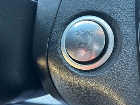 Used 2019 Mercedes-Benz GLC 350e 4MATIC image 35