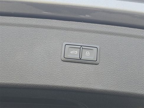 Used 2023 Audi Q5 2.0T Premium Plus w/ Premium Plus Package image 16