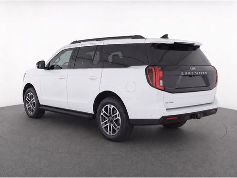 Used 2025 Ford Expedition Active AWD/4WD image 4