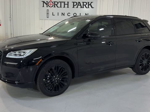 New 2026 Lincoln Corsair Reserve w/ Jet Appearance Package image 6