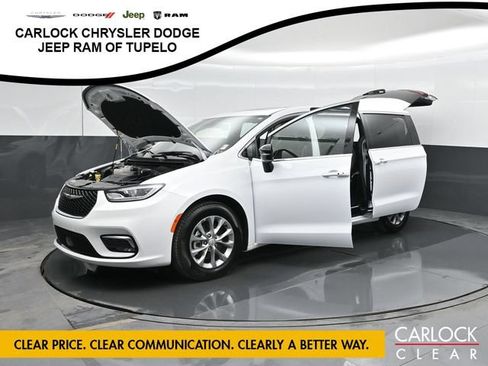 Used 2026 Chrysler Pacifica Limited FWD image 71