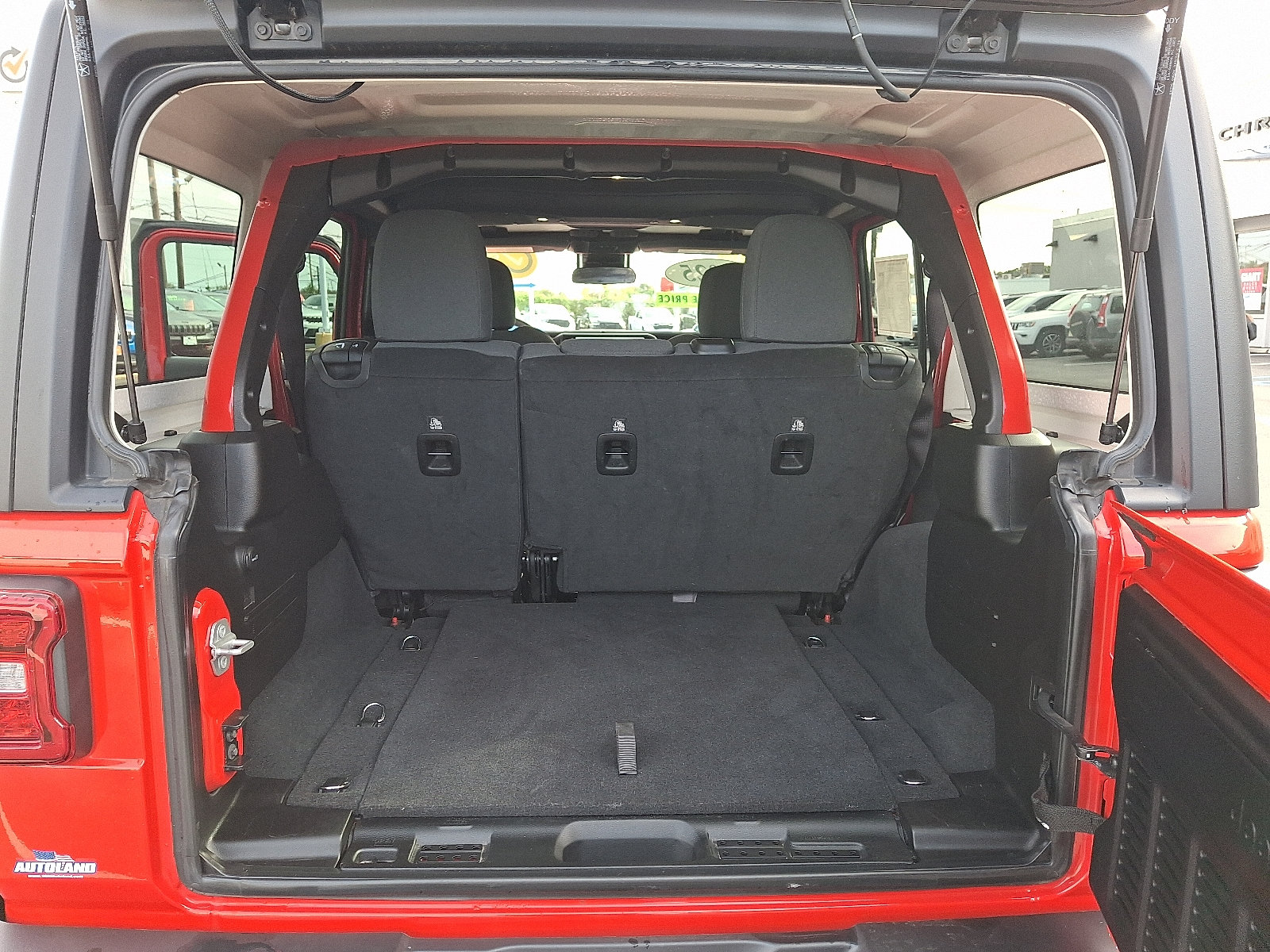 Used 2025 Jeep Wrangler Unlimited Rubicon AWD/4WD image 28