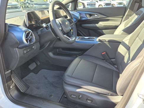 New 2026 Chevrolet Equinox EV LT image 6