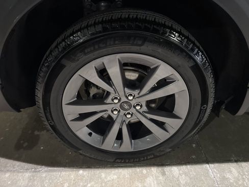 Certified 2025 Ford Explorer Active w/ Active Comfort Package image 22