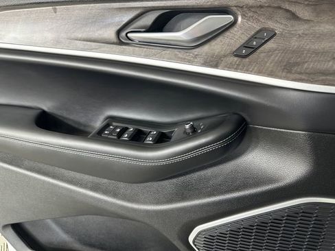 New 2025 Jeep Grand Cherokee L Limited w/ Black Appearance Package image 20