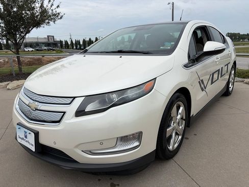 Used 2012 Chevrolet Volt Premium w/ Premium Trim Package FWD image 4