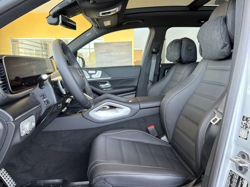 New 2026 Mercedes-Benz GLS 580 4MATIC image 10