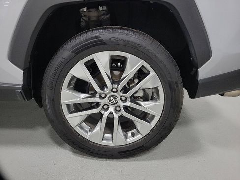 Certified 2021 Toyota RAV4 XLE Premium image 8