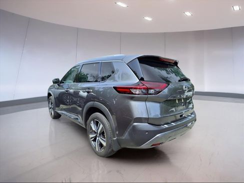 Used 2022 Nissan Rogue SL w/ SL Premium Package image 3