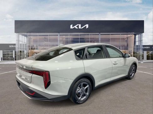 New 2026 Kia K4 LXS image 8
