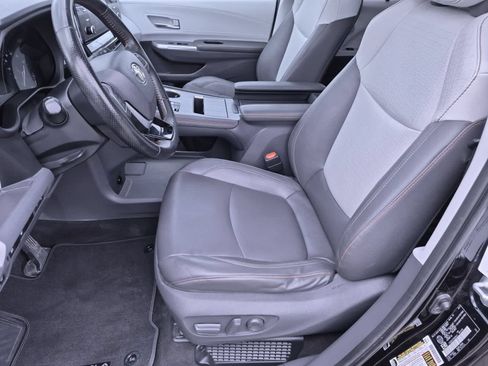 Used 2021 Toyota Sienna AWD image 16