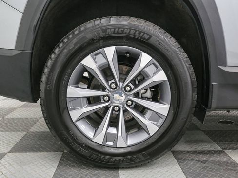 Used 2026 Chevrolet Equinox LT AWD/4WD image 16