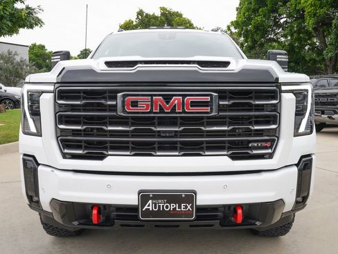 Used 2025 GMC Sierra 2500 AT4 w/ AT4 Premium Plus Package AWD/4WD image 2