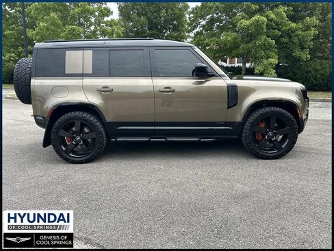 Used 2025 Land Rover Defender 110 X AWD/4WD image 8