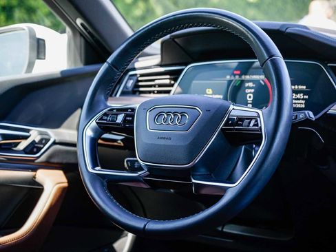 Used 2024 Audi Q8 e-tron Premium Plus w/ Premium Plus Package image 15