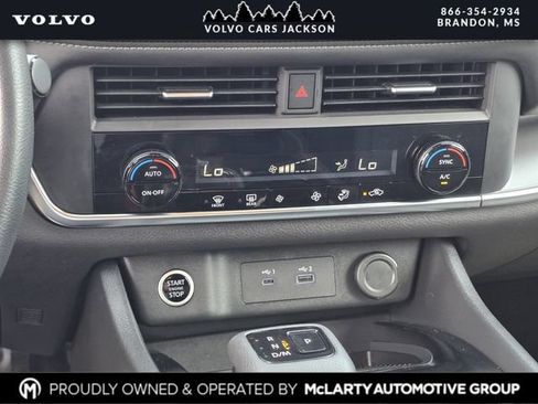 Used 2023 Nissan Rogue SV FWD image 19