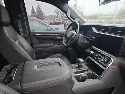 Used 2022 GMC Sierra 1500 AT4 w/ AT4 Preferred Package image 8