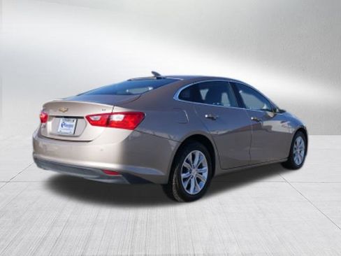 Used 2024 Chevrolet Malibu LT image 3