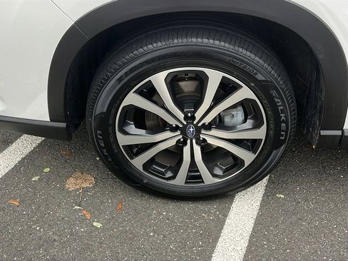 Certified 2024 Subaru Forester Limited image 9
