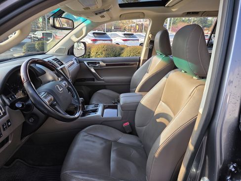 Used 2019 Lexus GX 460 Premium image 11