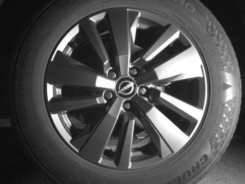 Used 2025 Nissan Pathfinder SV FWD image 14
