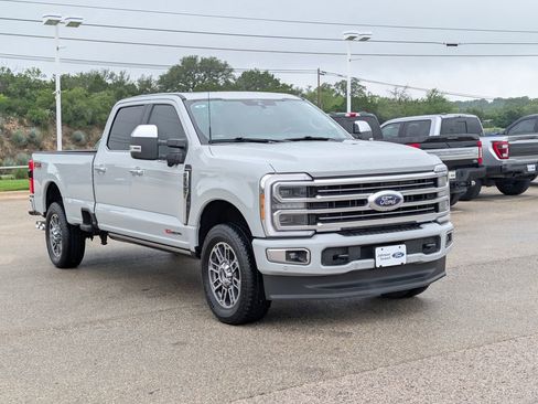 Certified 2025 Ford F350 Platinum w/ Platinum Plus Package AWD/4WD image 1