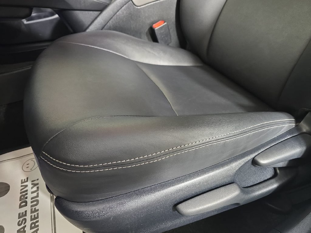 Used 2015 Toyota Prius Persona Series FWD image 25