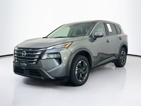 Used 2025 Nissan Rogue SV AWD/4WD image 3