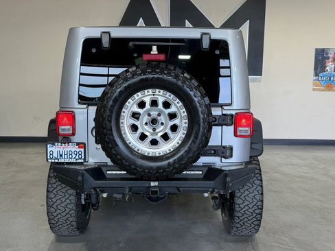 Used 2013 Jeep Wrangler Unlimited Sahara w/ Connectivity Group AWD/4WD image 5
