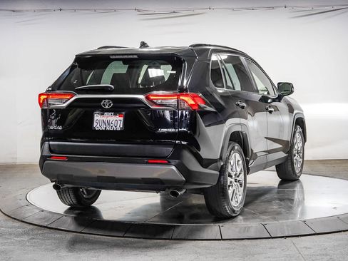 Certified 2021 Toyota RAV4 Limited FWD image 5