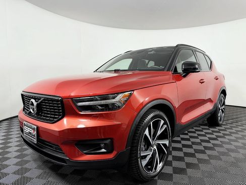 Used 2020 Volvo XC40 T5 R-Design w/ Protection Package Premier AWD/4WD image 2