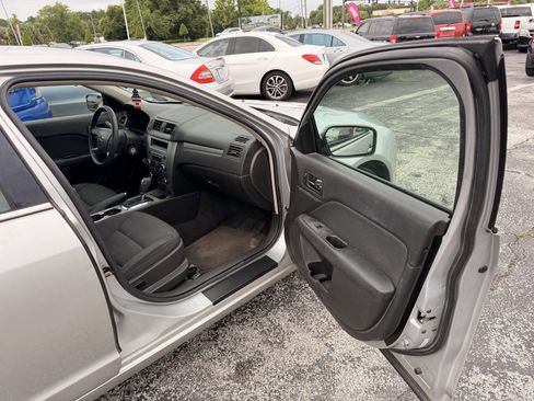 Used 2010 Ford Fusion SE FWD image 12
