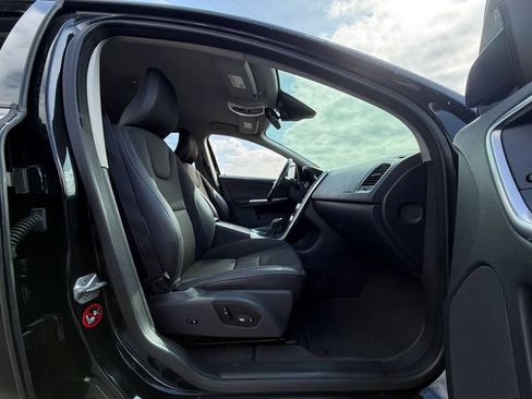 Used 2016 Volvo XC60 T5 w/ Proximity Package FWD image 15