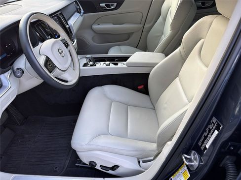 Used 2023 Volvo S60 B5 Core FWD image 8
