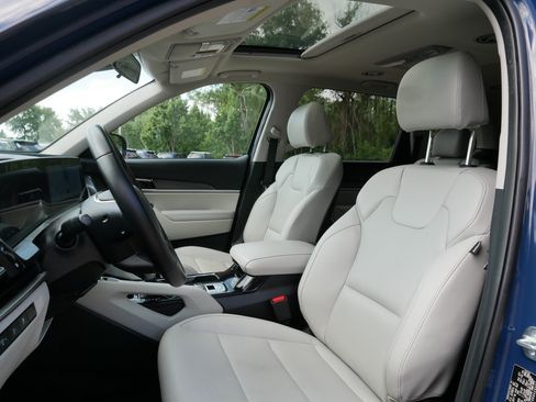 Certified 2024 Kia Telluride S w/ S Sunroof Package AWD/4WD image 33