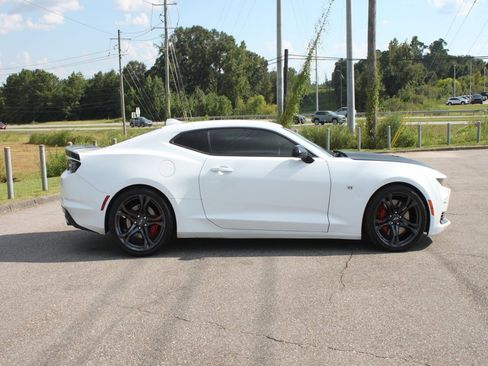 Used 2021 Chevrolet Camaro SS image 16