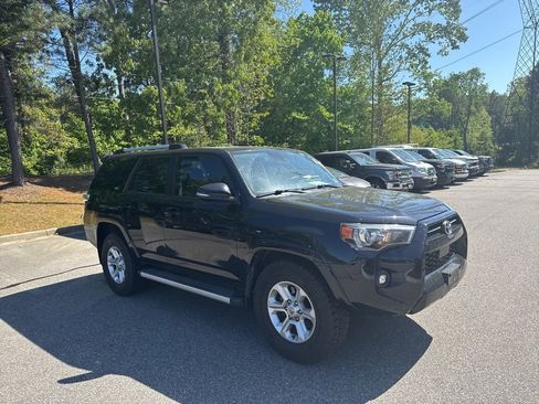 Used 2022 Toyota 4Runner SR5 Premium w/ Moonroof Package image 3