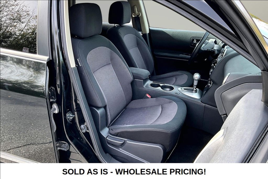 Used 2013 Nissan Rogue SV FWD image 33