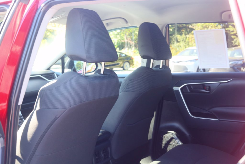 Used 2024 Toyota RAV4 LE AWD/4WD image 16