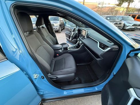 Used 2024 Toyota RAV4 SE w/ Convenience Package image 27