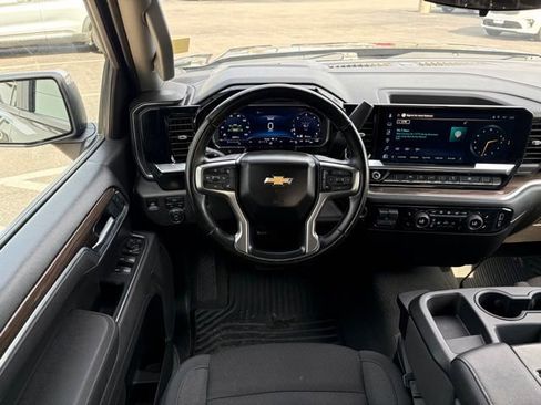 Used 2025 Chevrolet Silverado 1500 LT image 14