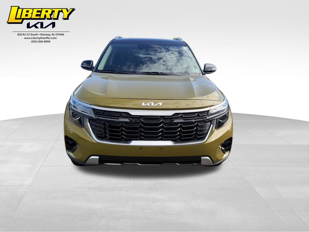 Used 2024 Kia Seltos S AWD/4WD image 2