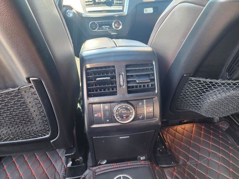 Used 2016 Mercedes-Benz GL 550 4MATIC image 24