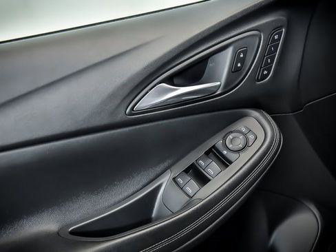 Used 2020 Buick Encore GX Essence w/ Sport Touring Package image 9