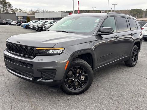 Used 2024 Jeep Grand Cherokee L Laredo image 1