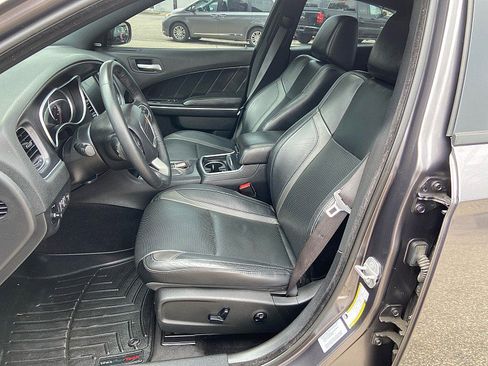 Used 2015 Dodge Charger SXT w/ AWD Plus Group image 9