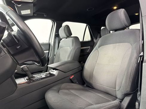 Used 2017 Ford Explorer XLT AWD/4WD image 18